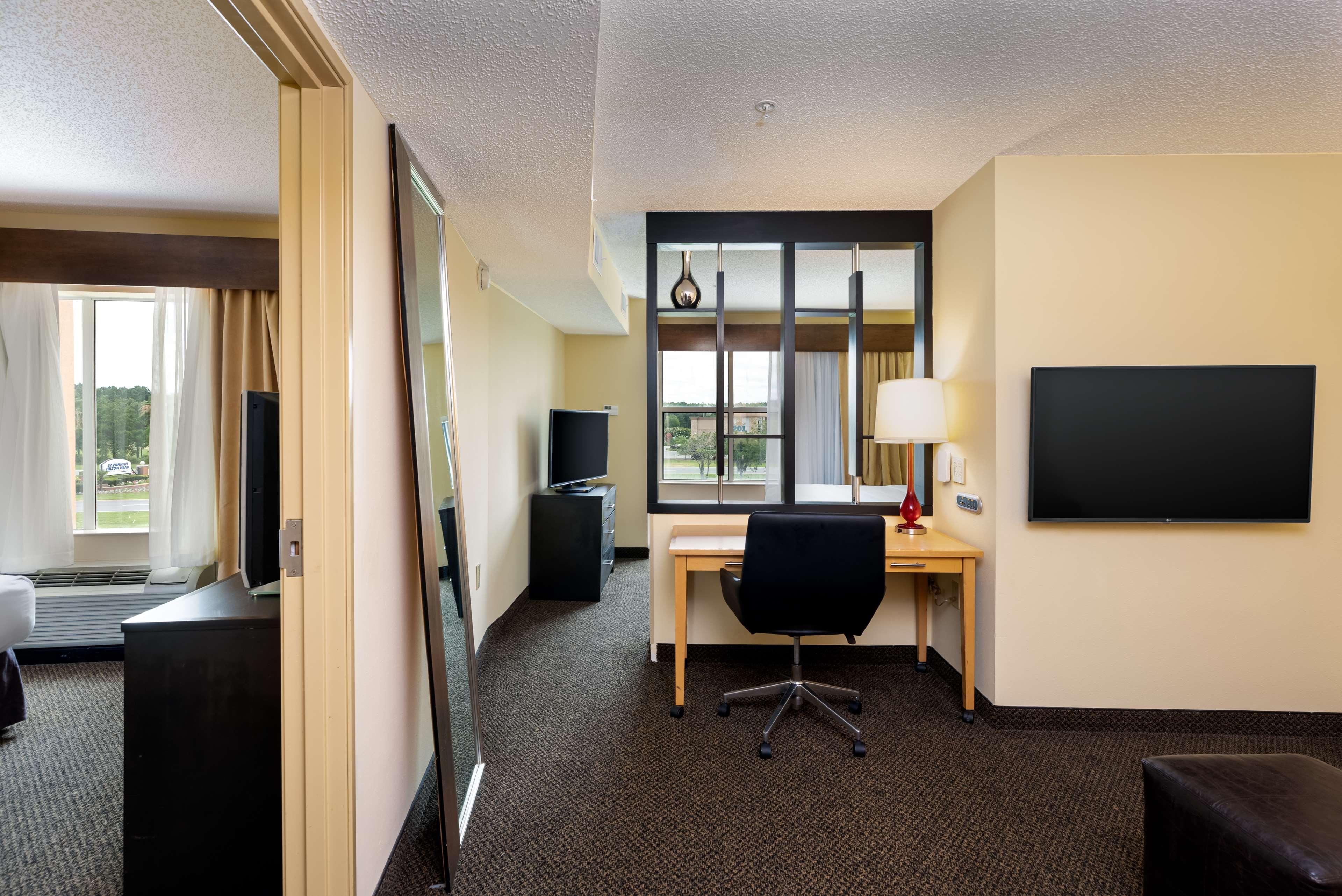 Doubletree By Hilton Hotel Savannah Airport Exterior photo