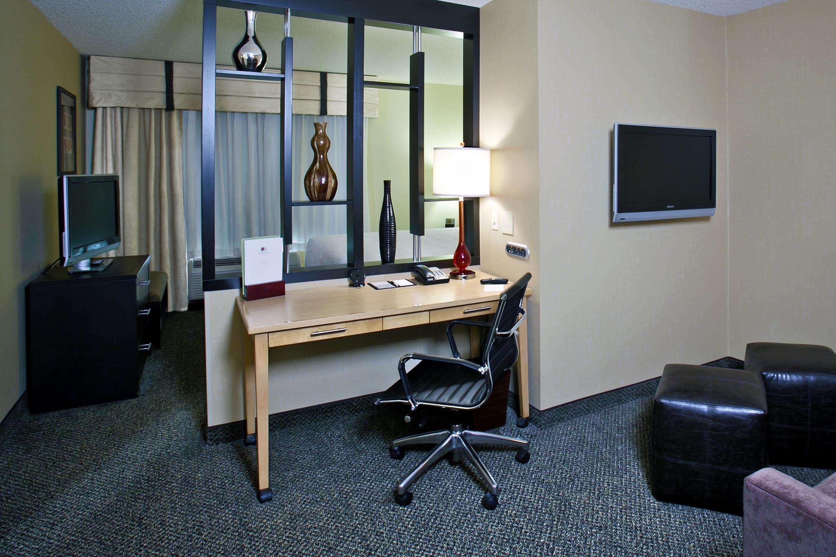Doubletree By Hilton Hotel Savannah Airport Exterior photo