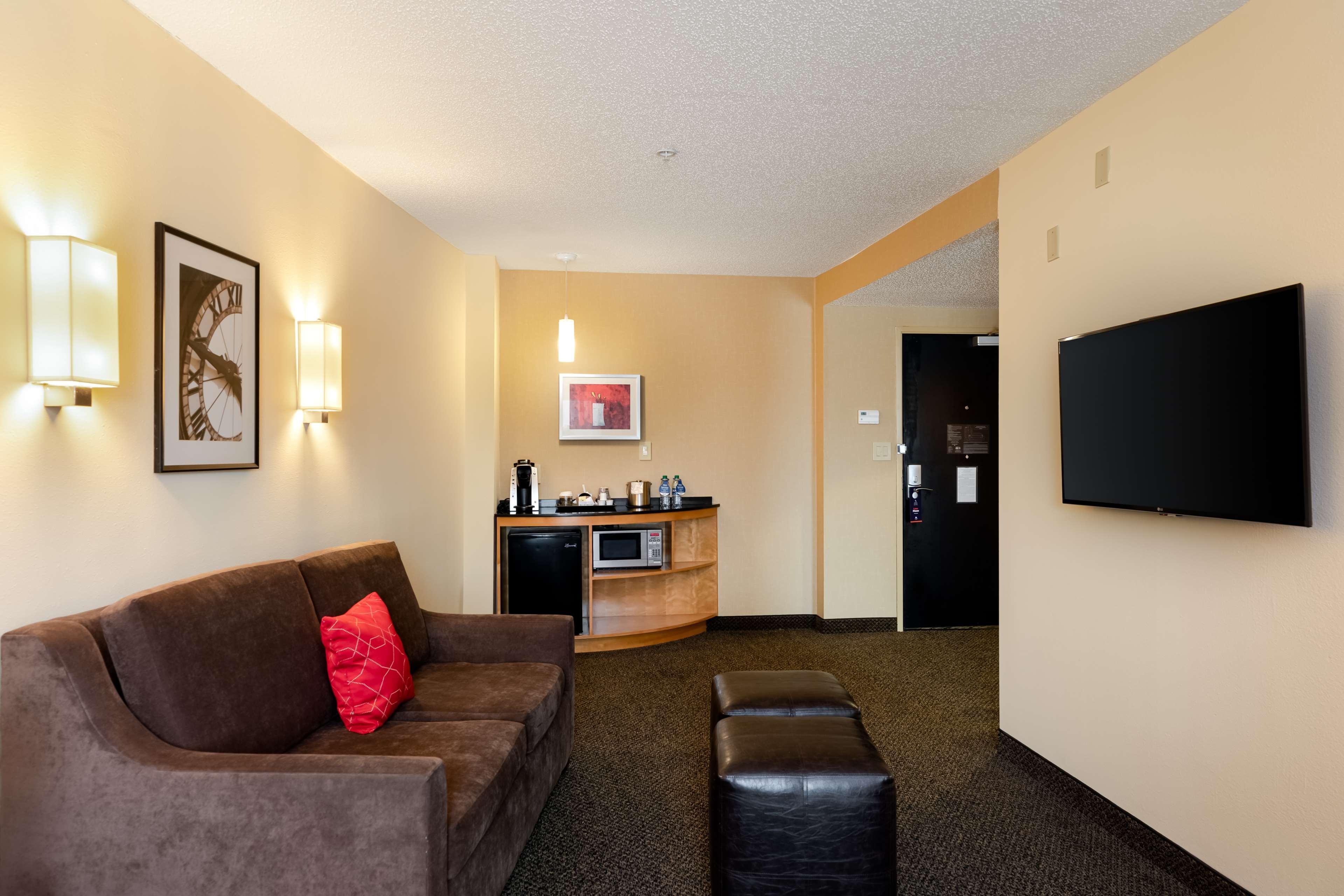 Doubletree By Hilton Hotel Savannah Airport Exterior photo