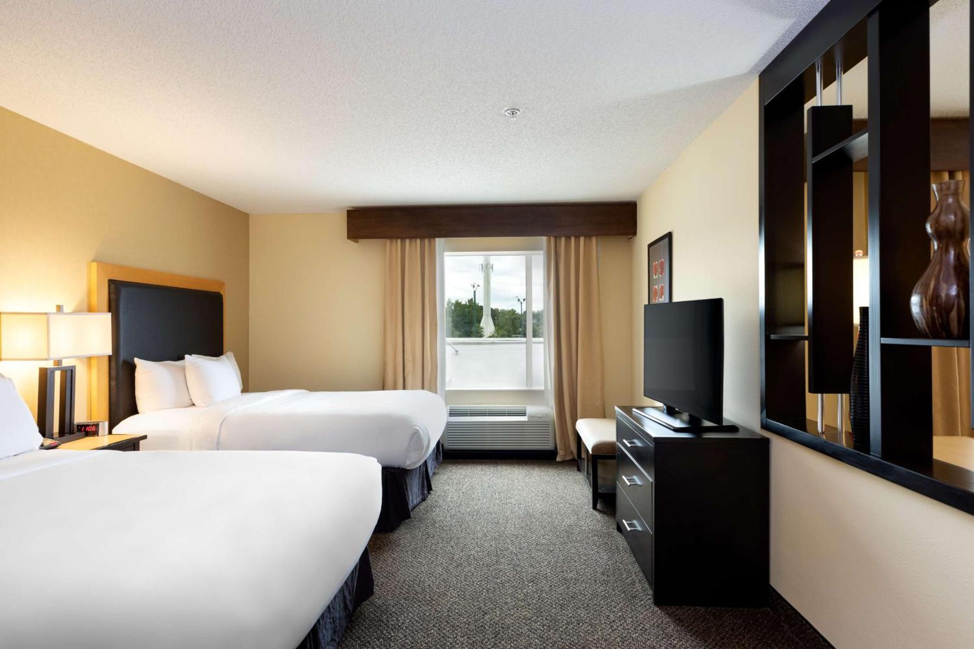 Doubletree By Hilton Hotel Savannah Airport Exterior photo