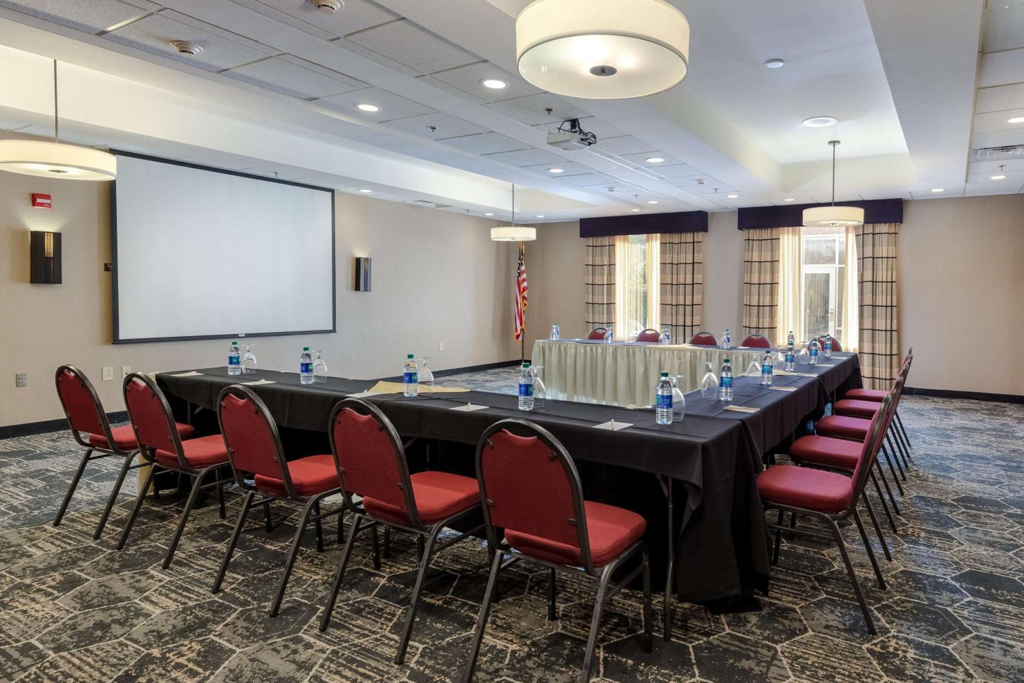 Doubletree By Hilton Hotel Savannah Airport Exterior photo