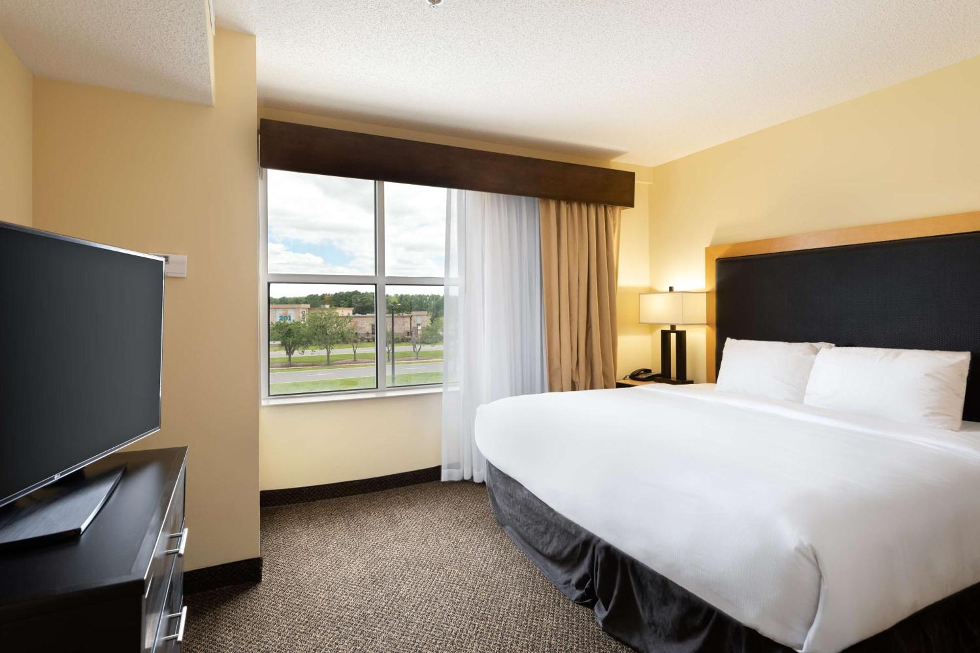 Doubletree By Hilton Hotel Savannah Airport Exterior photo