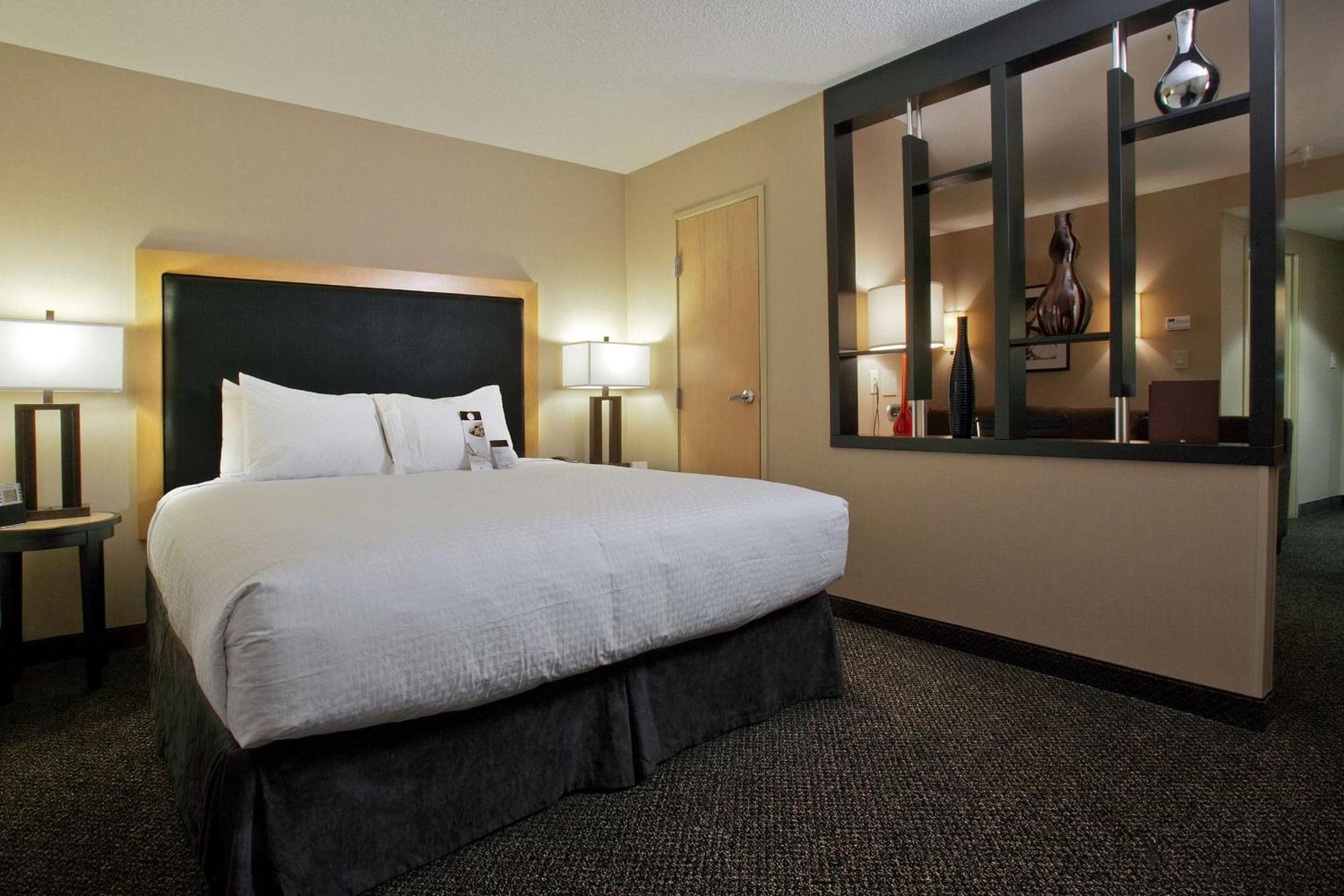 Doubletree By Hilton Hotel Savannah Airport Exterior photo