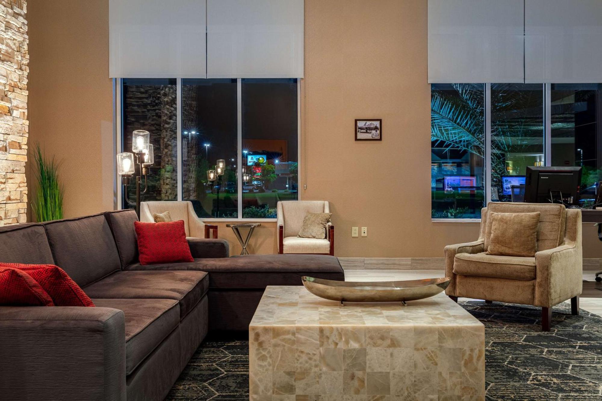 Doubletree By Hilton Hotel Savannah Airport Exterior photo
