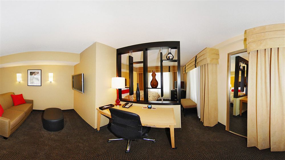Doubletree By Hilton Hotel Savannah Airport Exterior photo